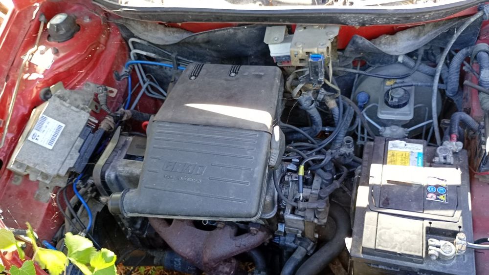 Fiat Punto 1997 4 porta gasolina . Sem depósito.