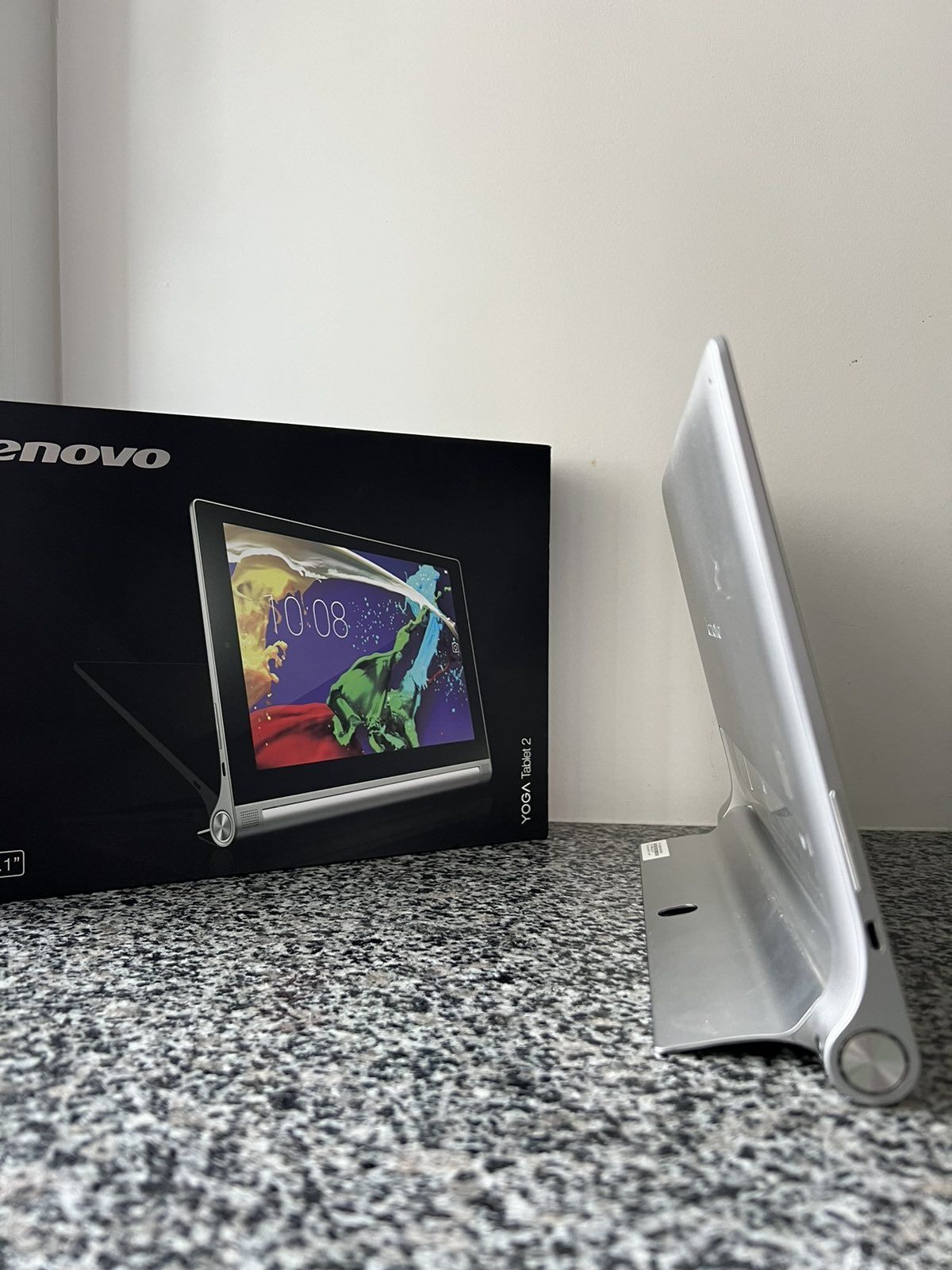 Планшет Lenovo yoga tablet 2