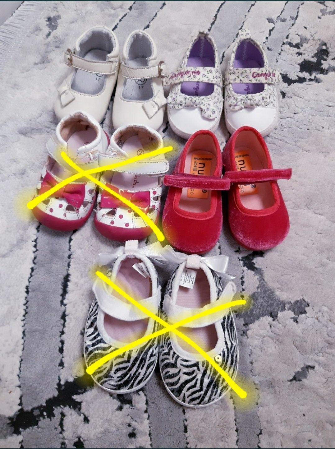 Взуття для немовляти дівчинки