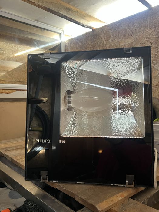 Прожектор philips