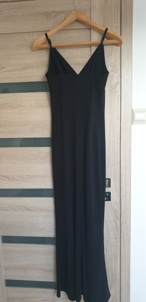 Piękna czarna długa sukienka rozm 36, firma Siwiec