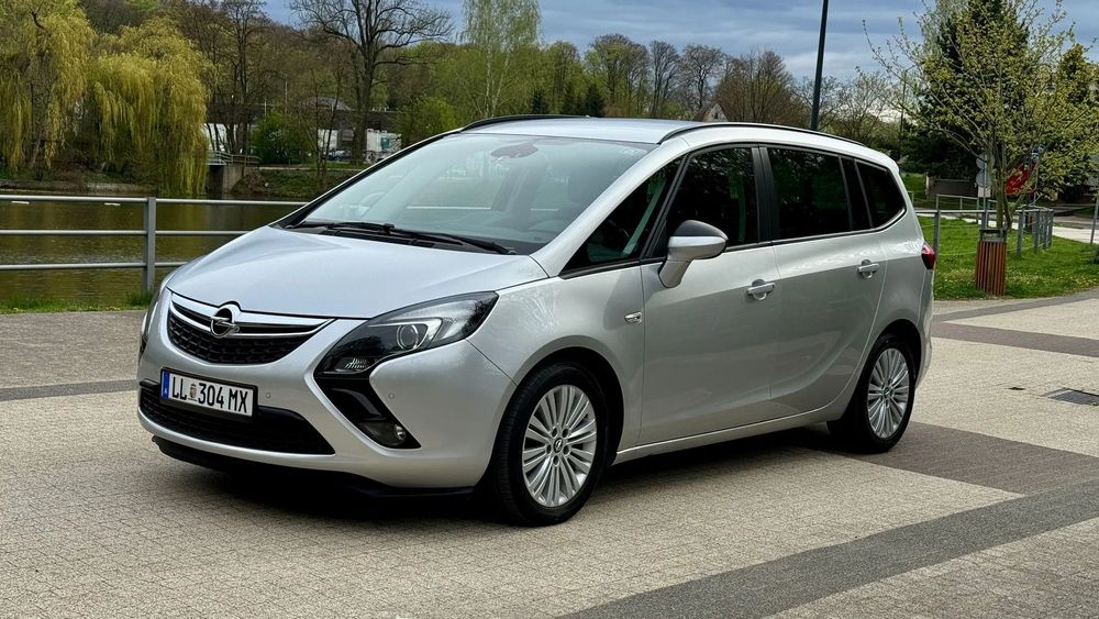 Opel Zafira Tourer wersja 7 osobowa