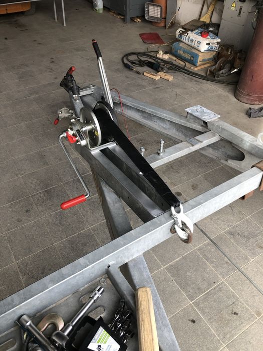 Продам майже новий лафет , лавета , евакуатор