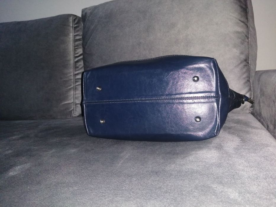 Granatowa skórzana torebka damska