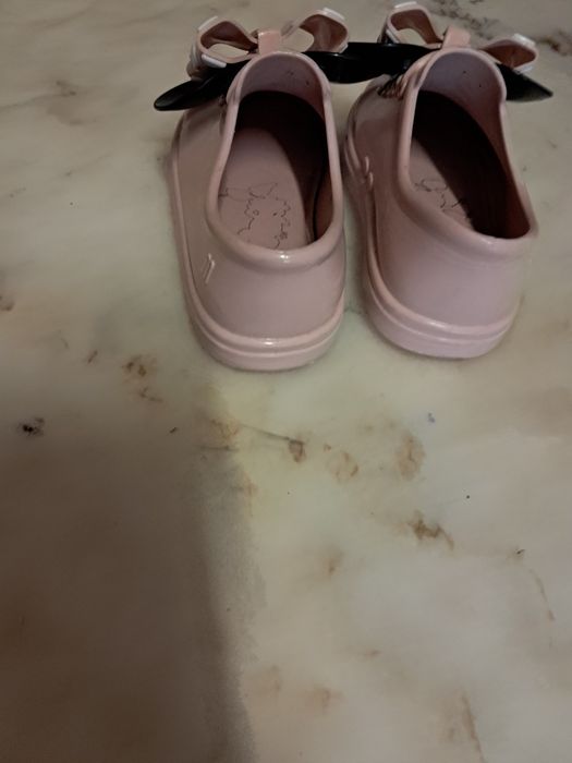 Sapatos/borracha de bebé rosa