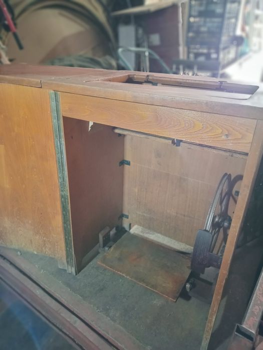 Станина від швейної машини деревяна