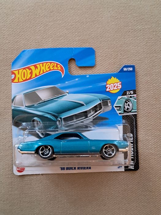 Hotwheels 66 Buick Riviera