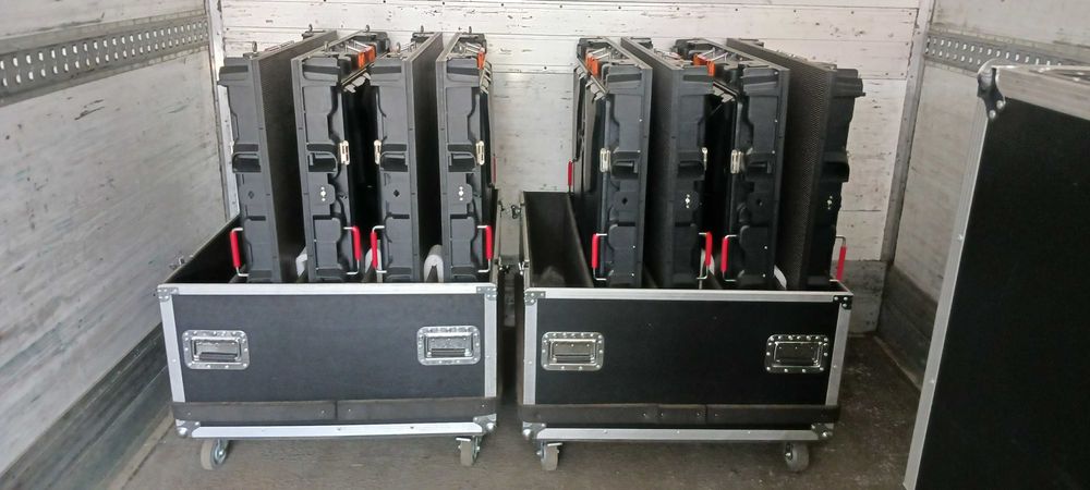 Painel de Vídeo Led P5 - Ecrã 4mX2m + 1m2 suplente - Total= 9m2 - Novo