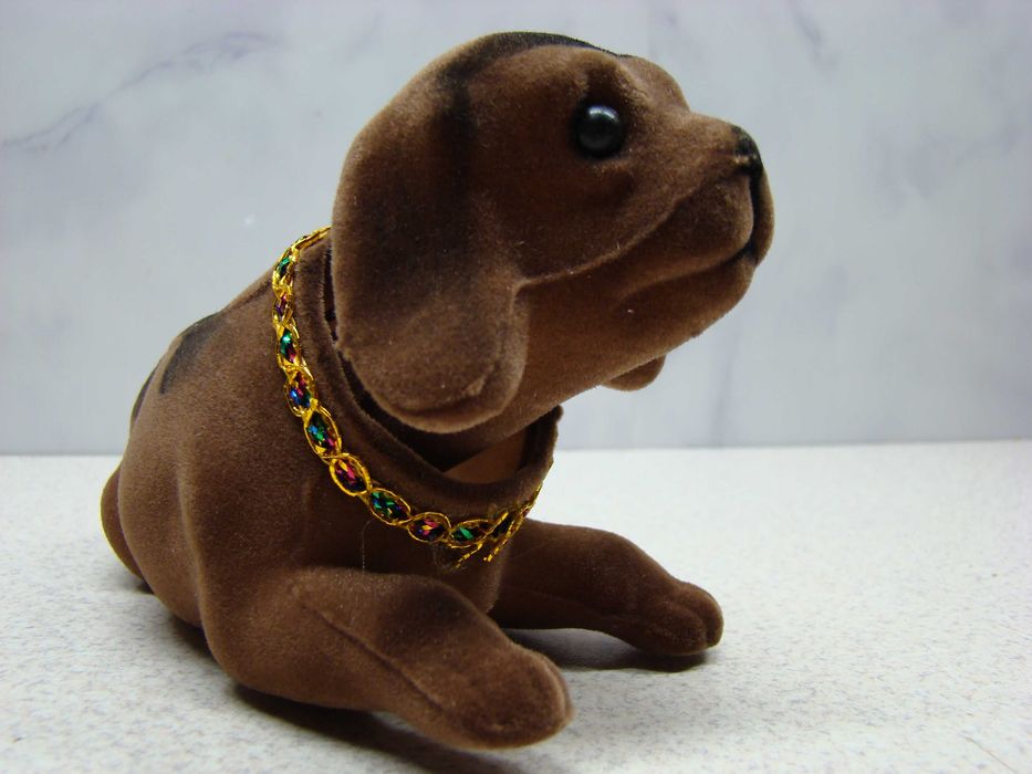 Piesek z kiwającą główką, głową - Kiwaczek - ozdoba nie tylko do auta