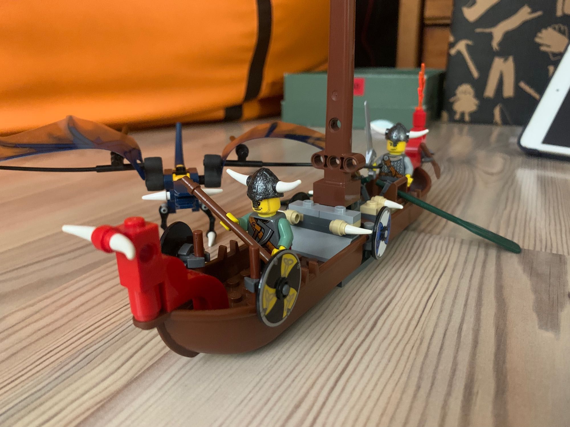 Lego Vikings 7016 Załoga statku Wikingów w starciu ze smokiem