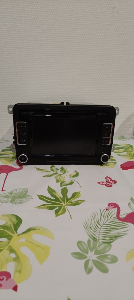 VW GOLF V TOURAN Passat  radio  KOD VW-3C8 035.195 A