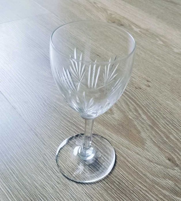 Kieliszek przeźroczysty ozdobny