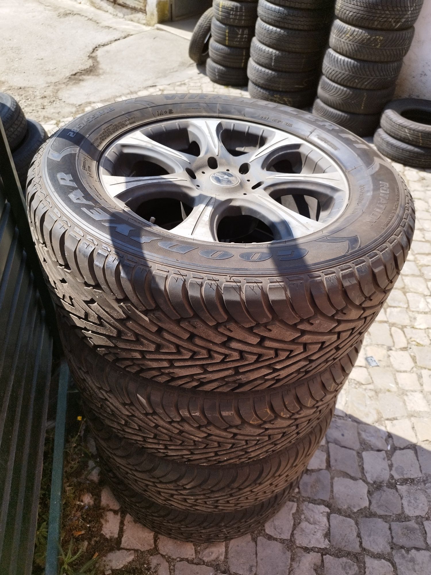 Jantes 18 6x139.7 com pneus