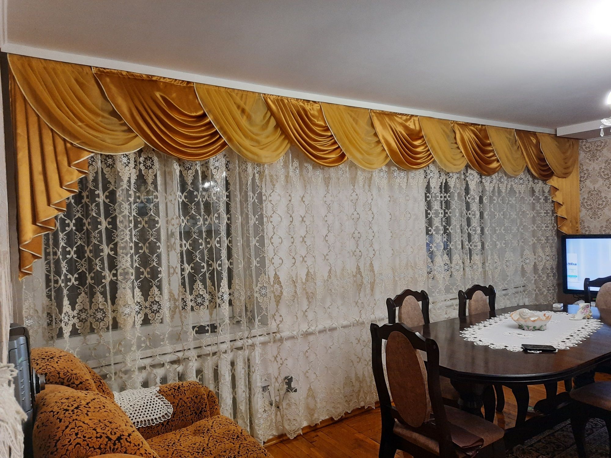 Ламбрикени атласні