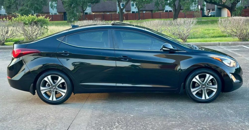 Hyundai Elantra      2015