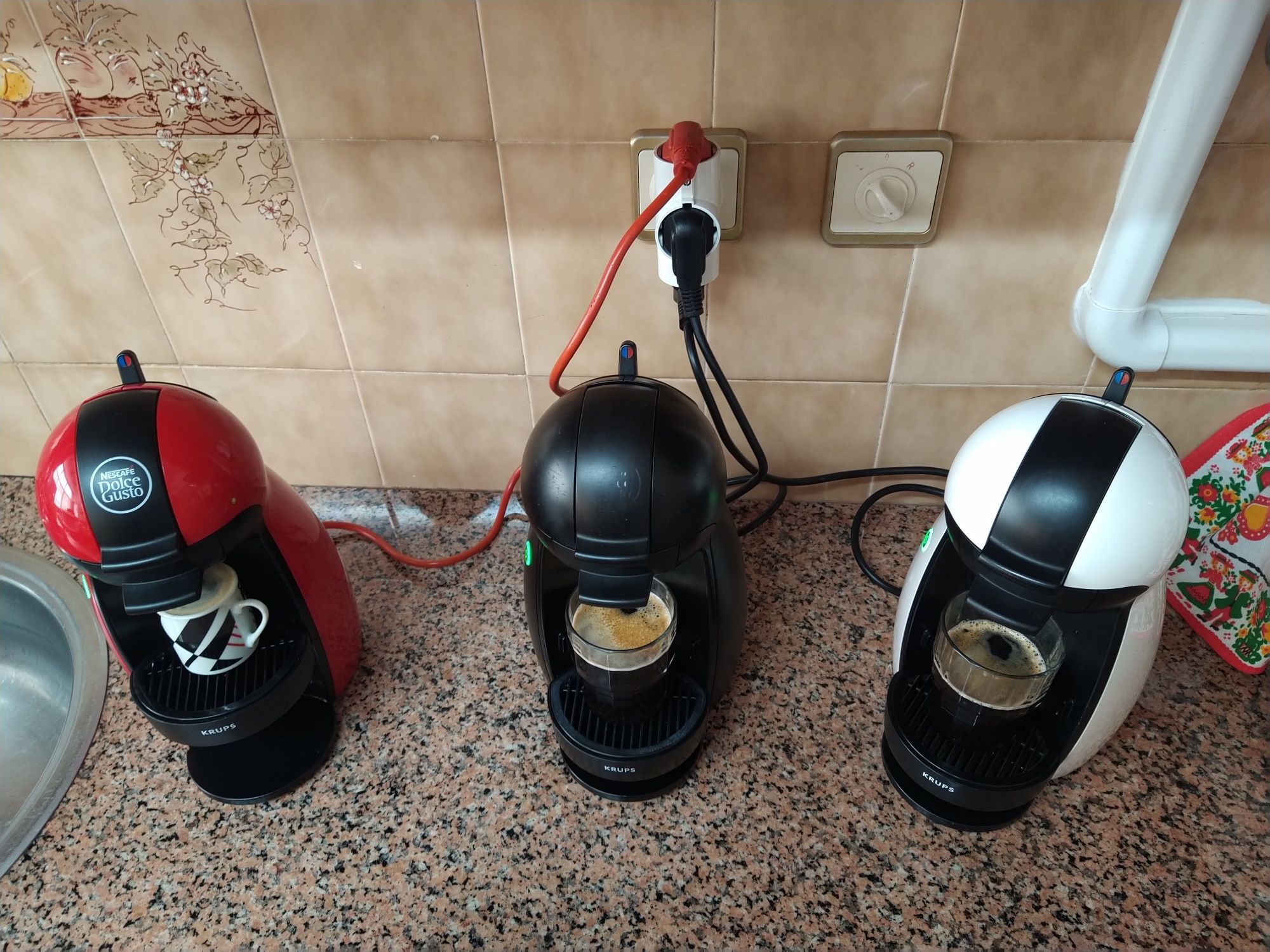 Máquina de café Dolce Gusto Krups casa quarto apartamento vivenda.