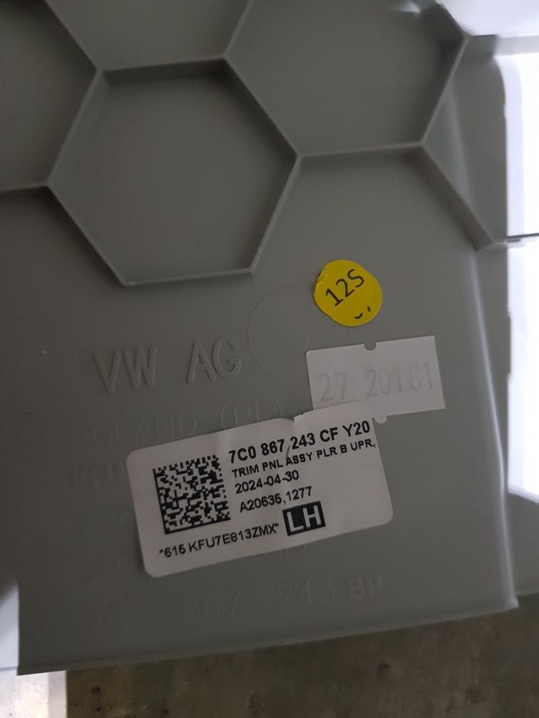 Poszycie słupka B do VW Crafrer 2024