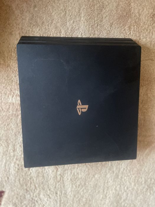 Playstation 4 Pro/ 1 TB +2 gamePad +6 game