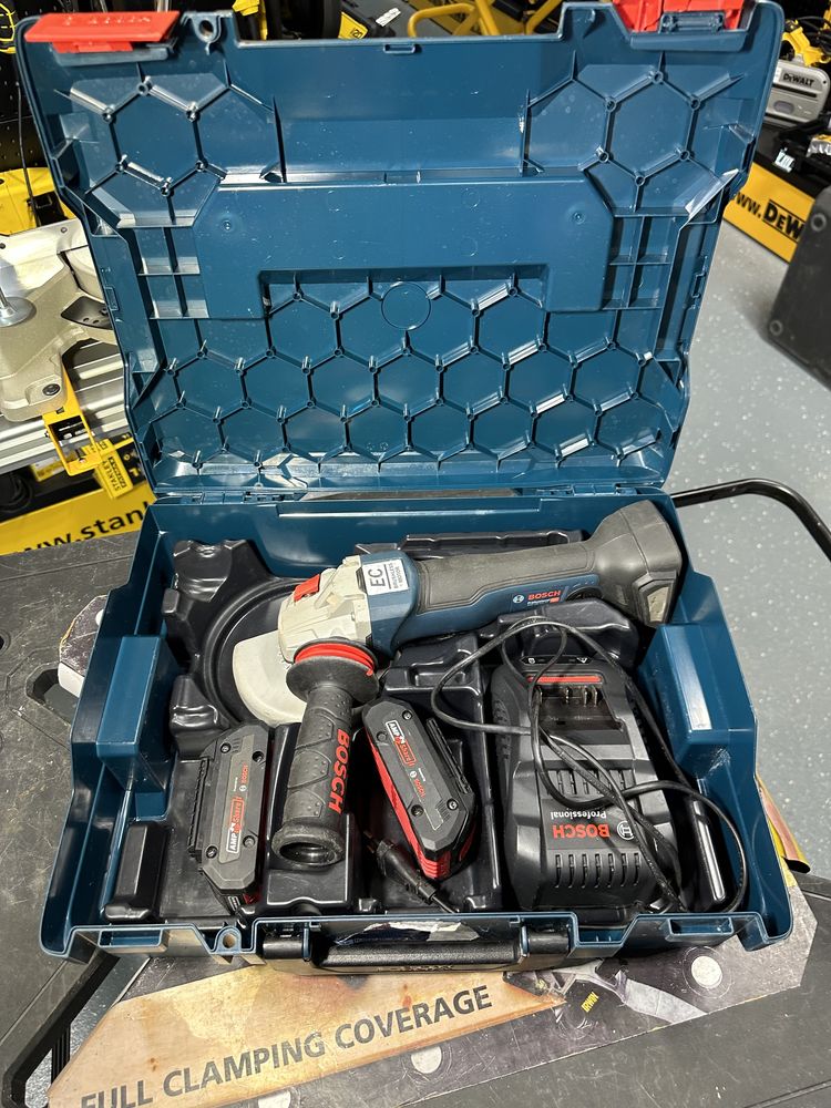 Безщіткова акумуляторна болгарка BOSCH GWS 18V-125 PC  Heavy Duty