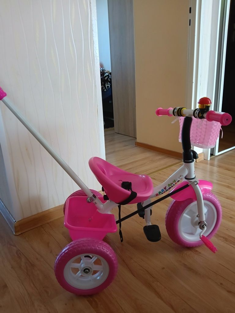 Rower trójkołowy dla dziewczynki