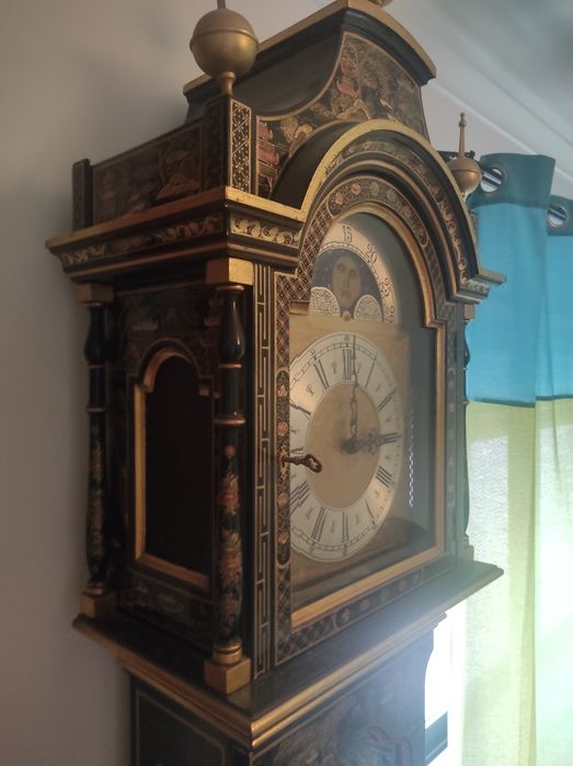 Antiguidade - Relógio de pé alto