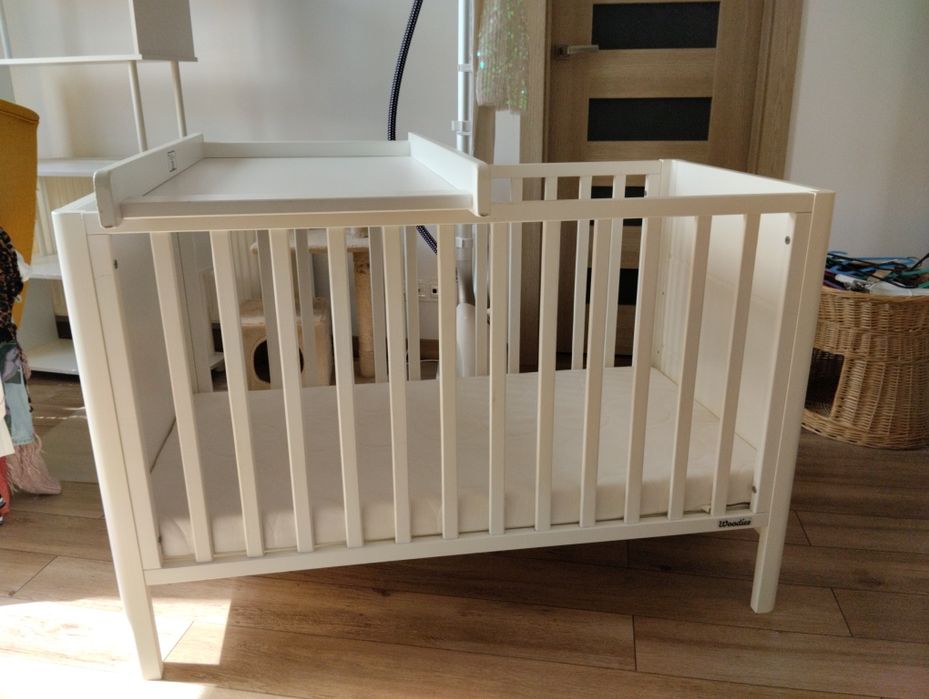 Łóżeczko niemowlęce Woodies Smooth Cot + przewijak