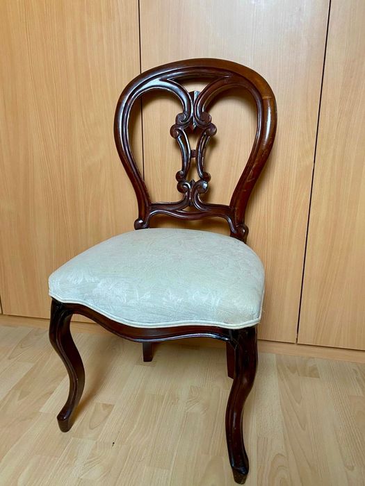 Cadeira(s) , em madeira, estofada(s)