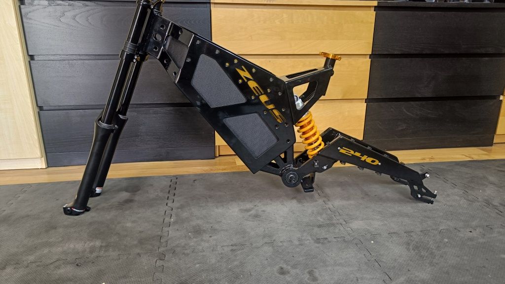 Rama ZEUS X240 do budowy roweru elektrycznego QS205 Falcon Bearebike