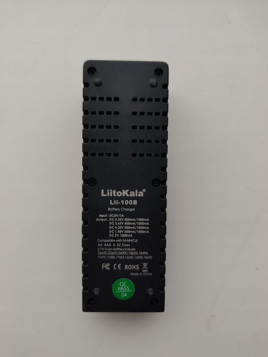 LiitoKala Lii-100B універсальний зарядний пристрій 18650, АА, ААА
