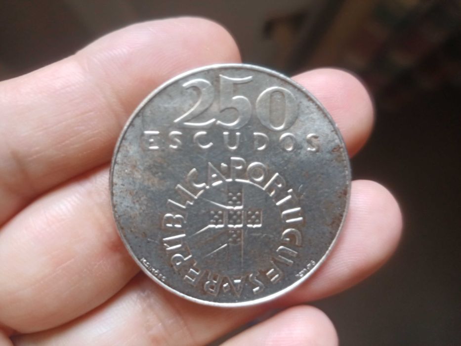 Moeda 250 escudos " 25 de Abril 1974" Prata