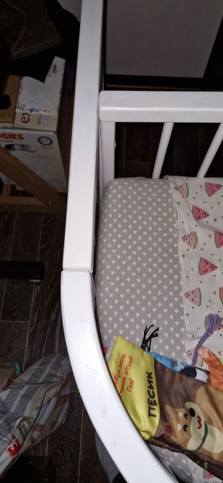 Дитяче ліжечко для двійні близнюків