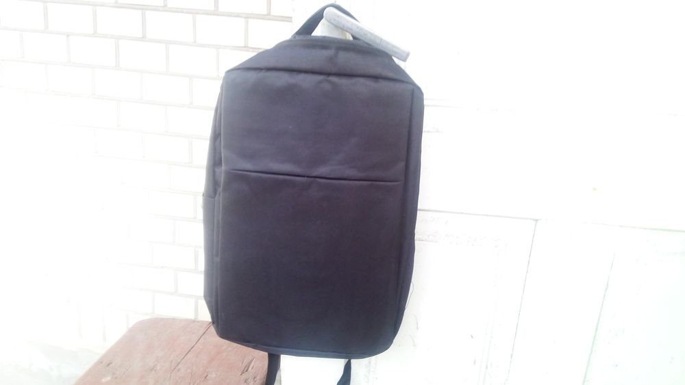 Рюкзак чорного кольору