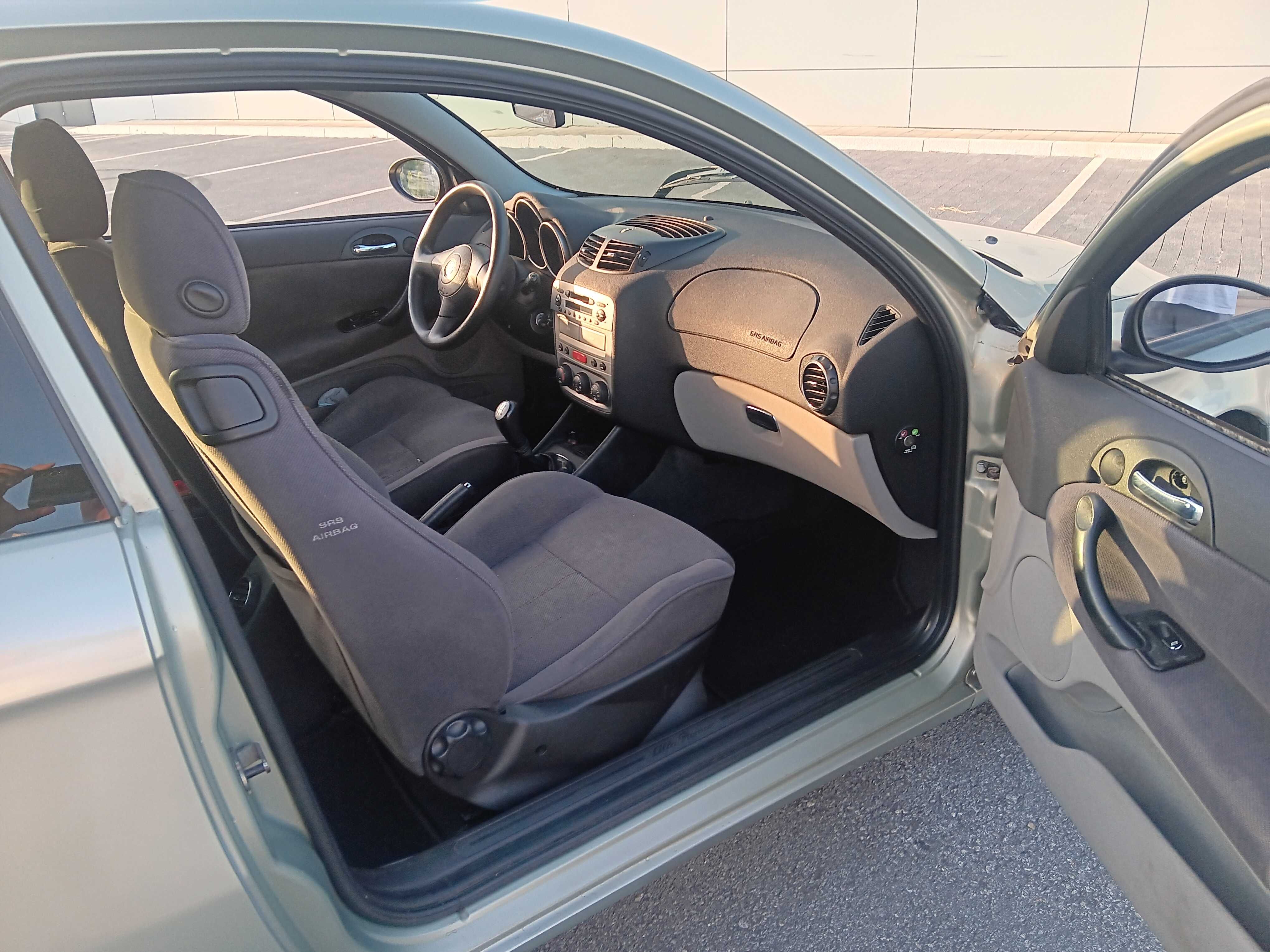 Alfa romeo 147  1.6 2001