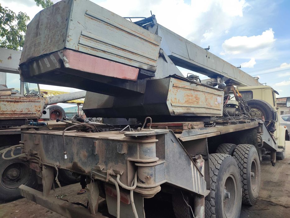 Автокран 10т на базі автомобіля КРАЗ
