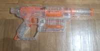 Nerf Shadow ICS-6 świeci