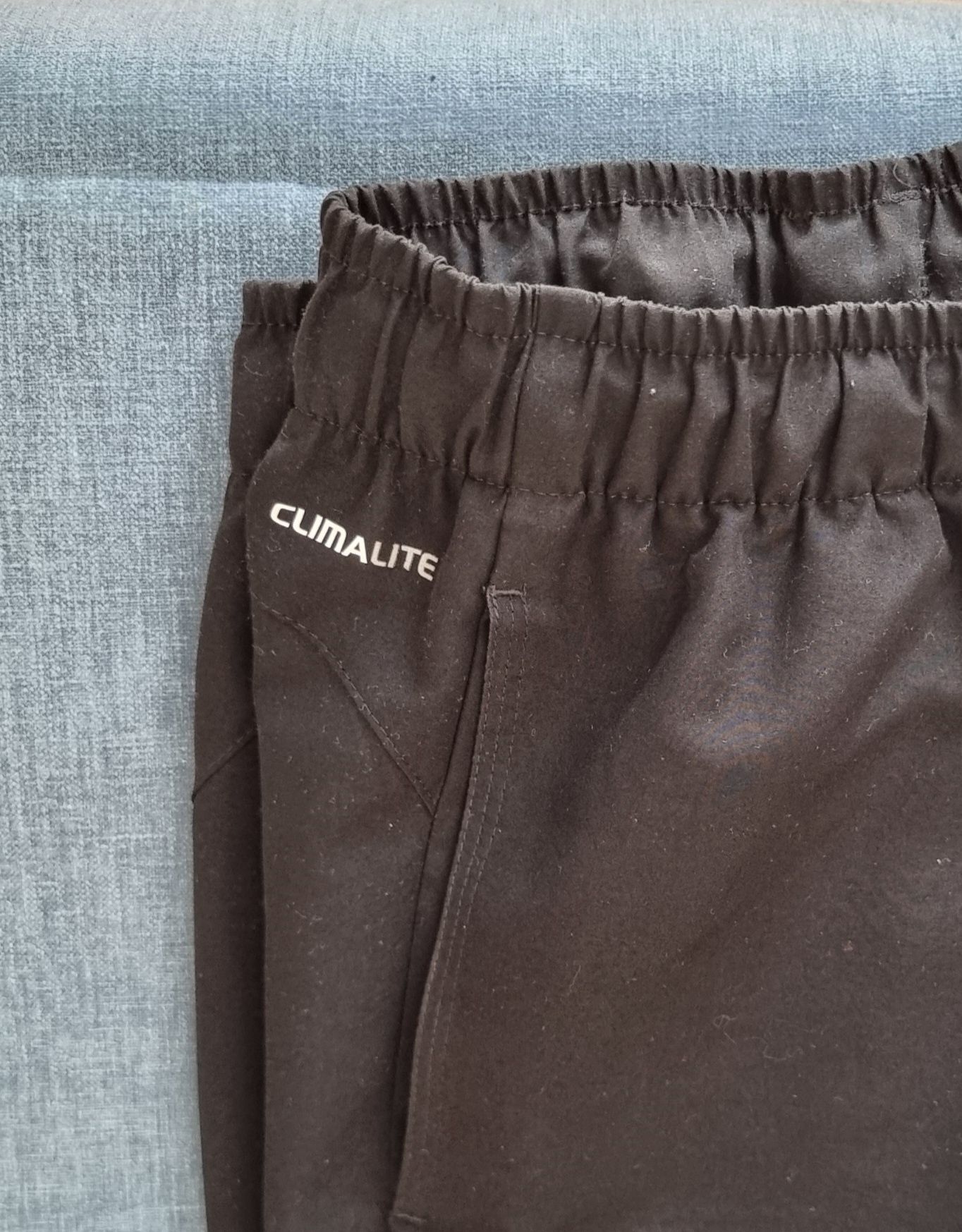 Calças Adidas (M) nunca utilizadas