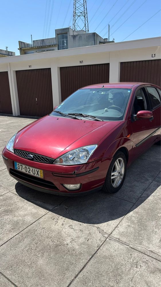 Ford Focus 1.4 Gasolina 5 portas – 2003 – 90.000 km