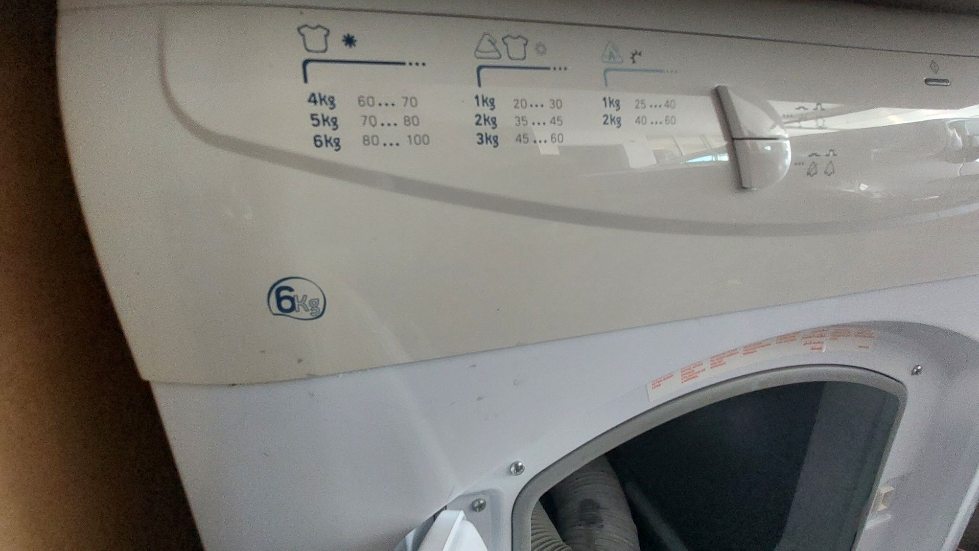 Máquina secar roupa Ariston 6 kg