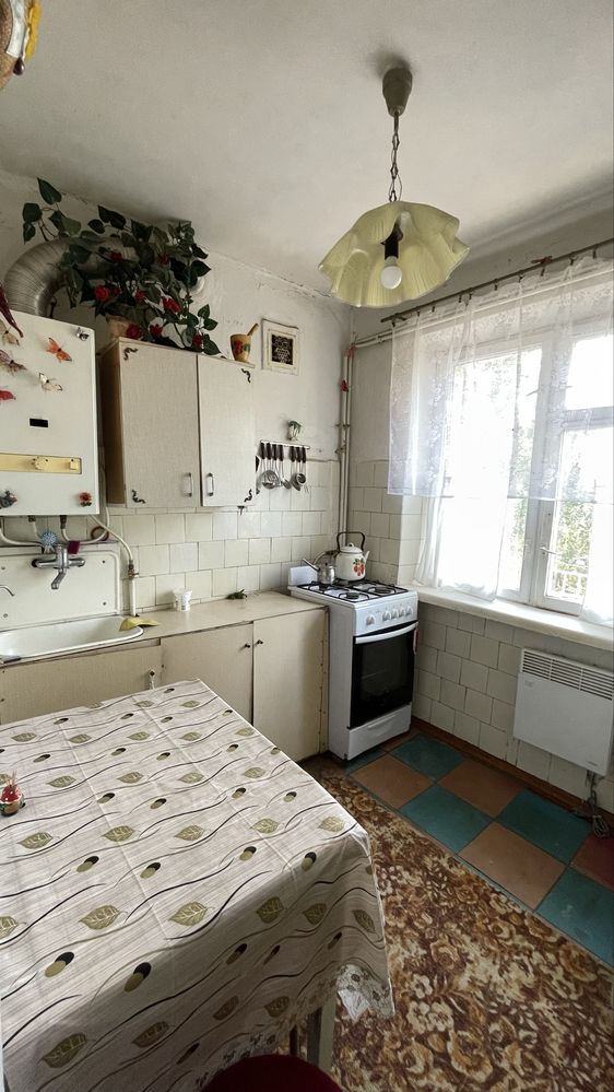 3-кімнатна квартира, вул. Дружби, 60 м²