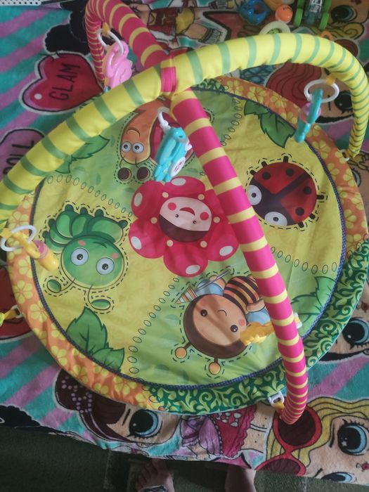 Продам дитячий коврик від 3 місяців,в гарному стані