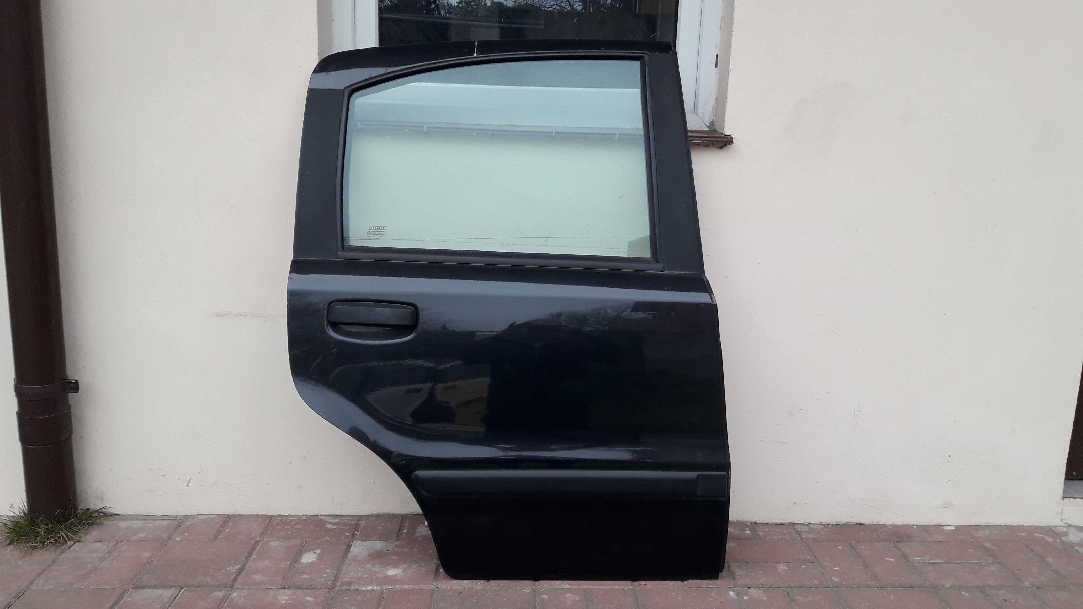 DRZWI TYŁ TYLNE PRAWE do Fiat Panda II kod lak. 601F pasują od 03-12 r