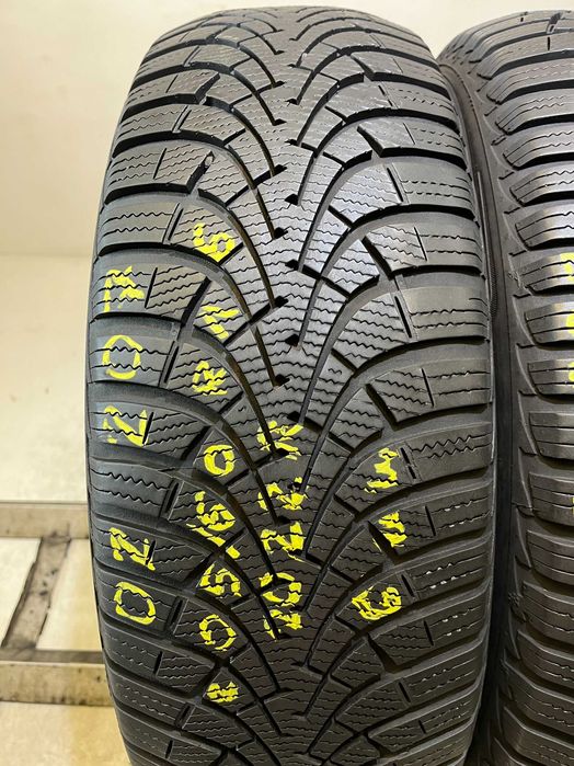 2x 205/60R16 GoodYear Ultra Grip 9+ 92H OZ207