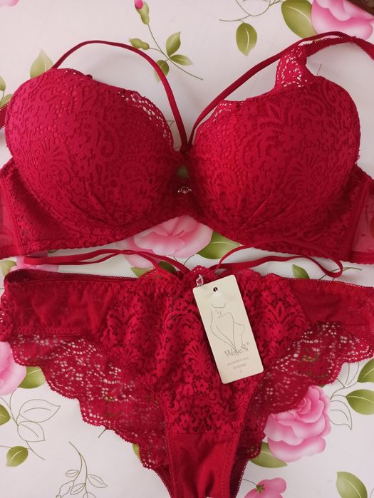 Комплект нижньої білизни з чокерами