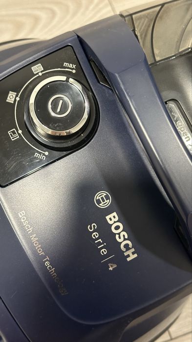 Пилосос Bosch Serie 4