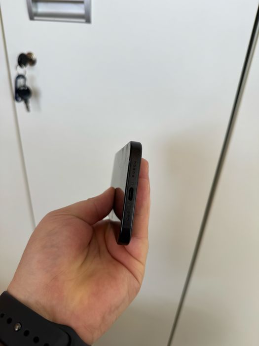 Sprzedam Iphona 15 Czarny 128 GB zestaw +etui apple