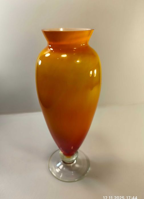 Wazon szklany ognisty huta Staszic Ząbkowice proj L Fiedorowicz