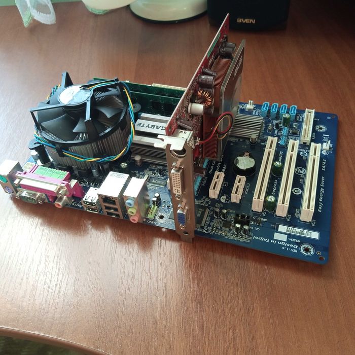 Материнська плата gigabyte ga-p41t-es3g.