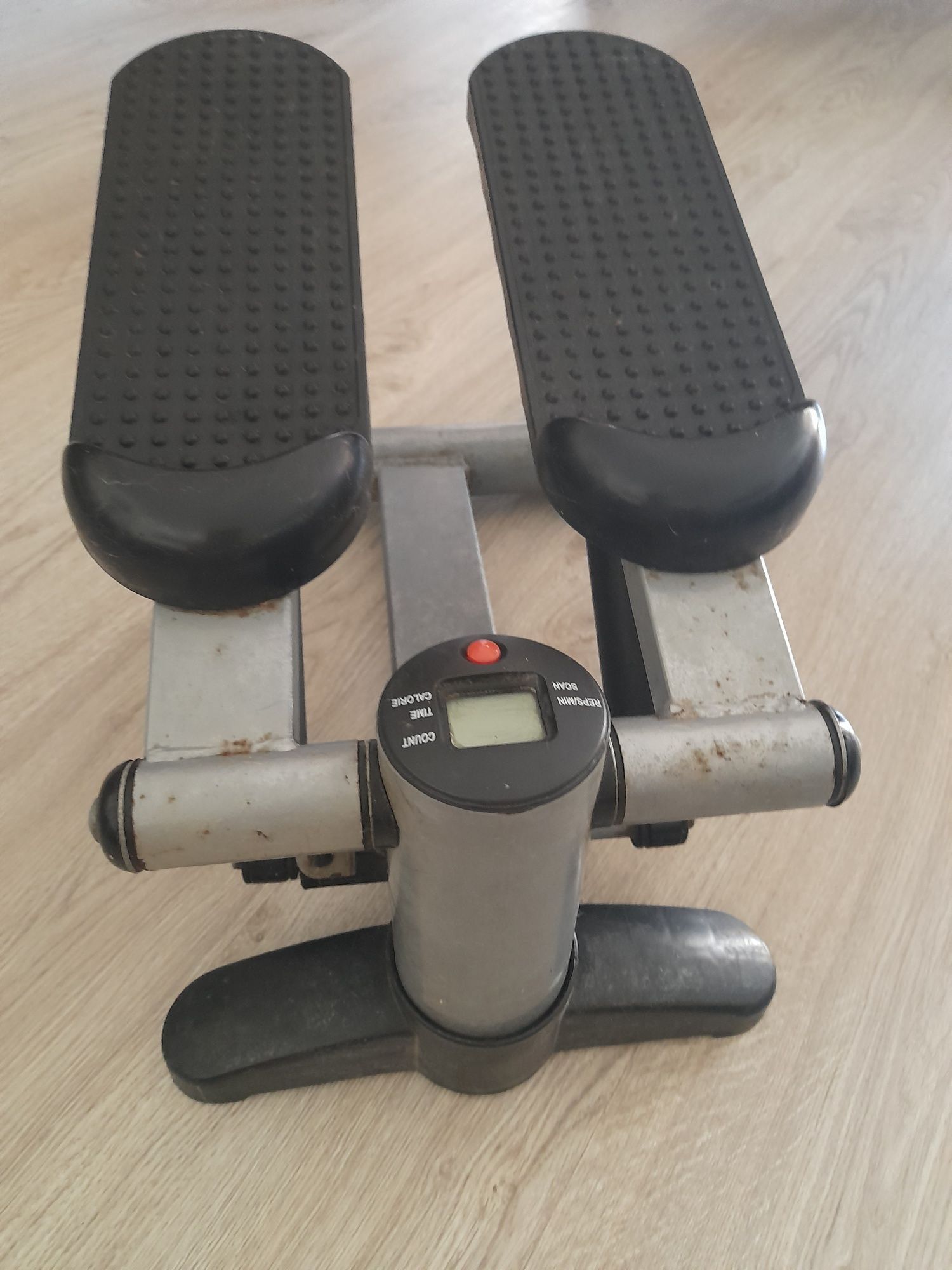 Aparelho de ginasio para exercícios de step