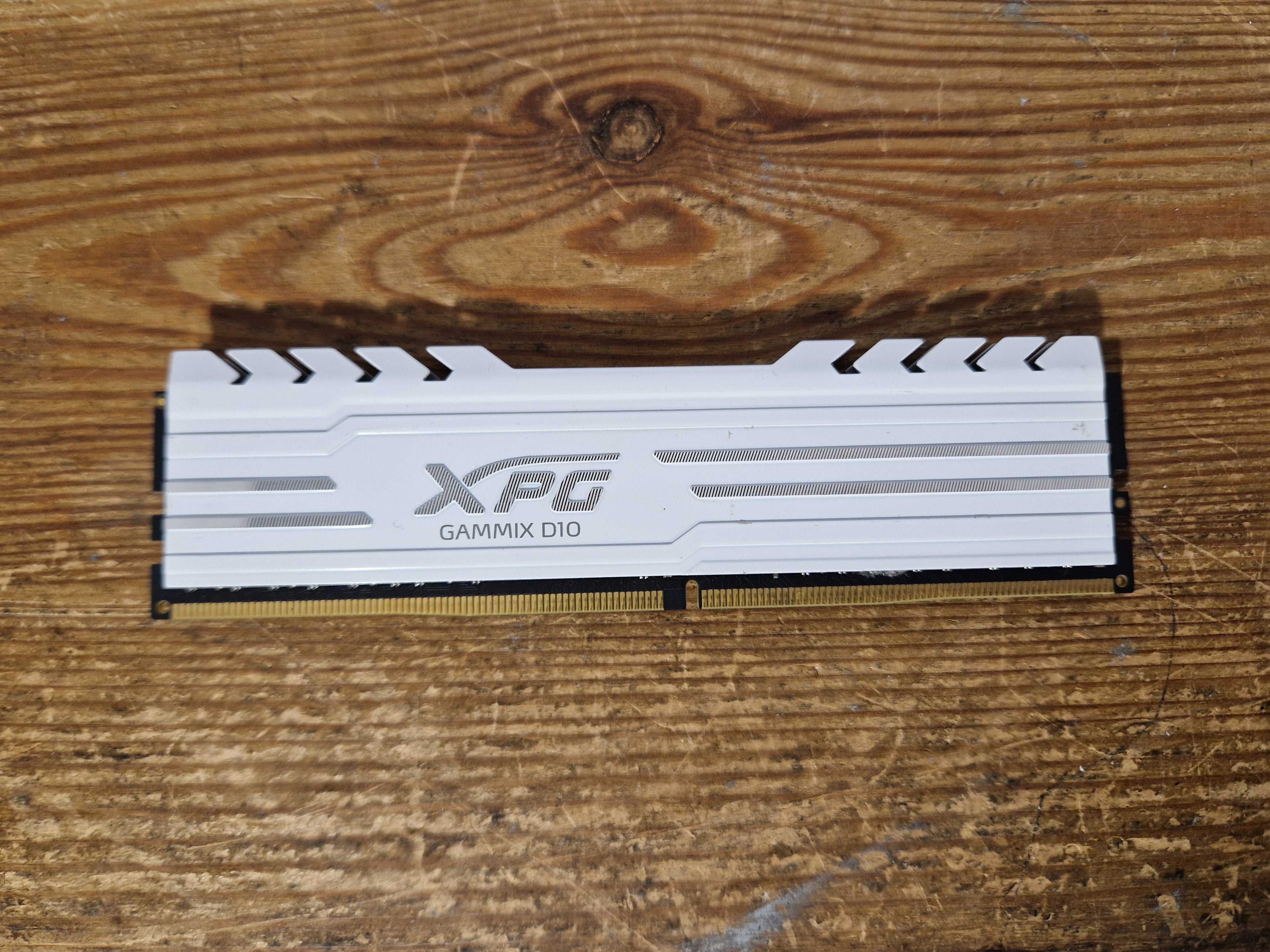 Pamięć RAM DDR4 Adata 8 GB 3200 16 (3001)