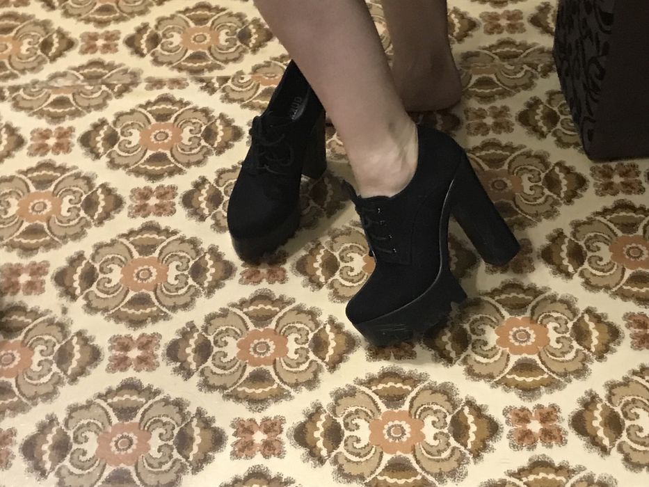 Сапожки, ботильони, на каблуці